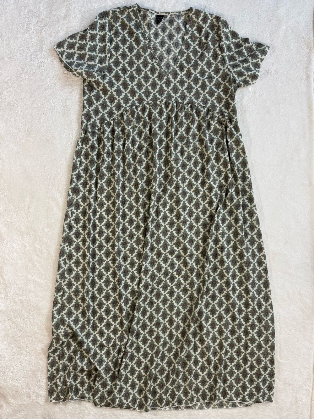 Emery Rose Green & White Paisley V-Neck Midi Dress - Medium